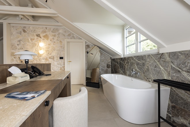 Orjen - Bathroom