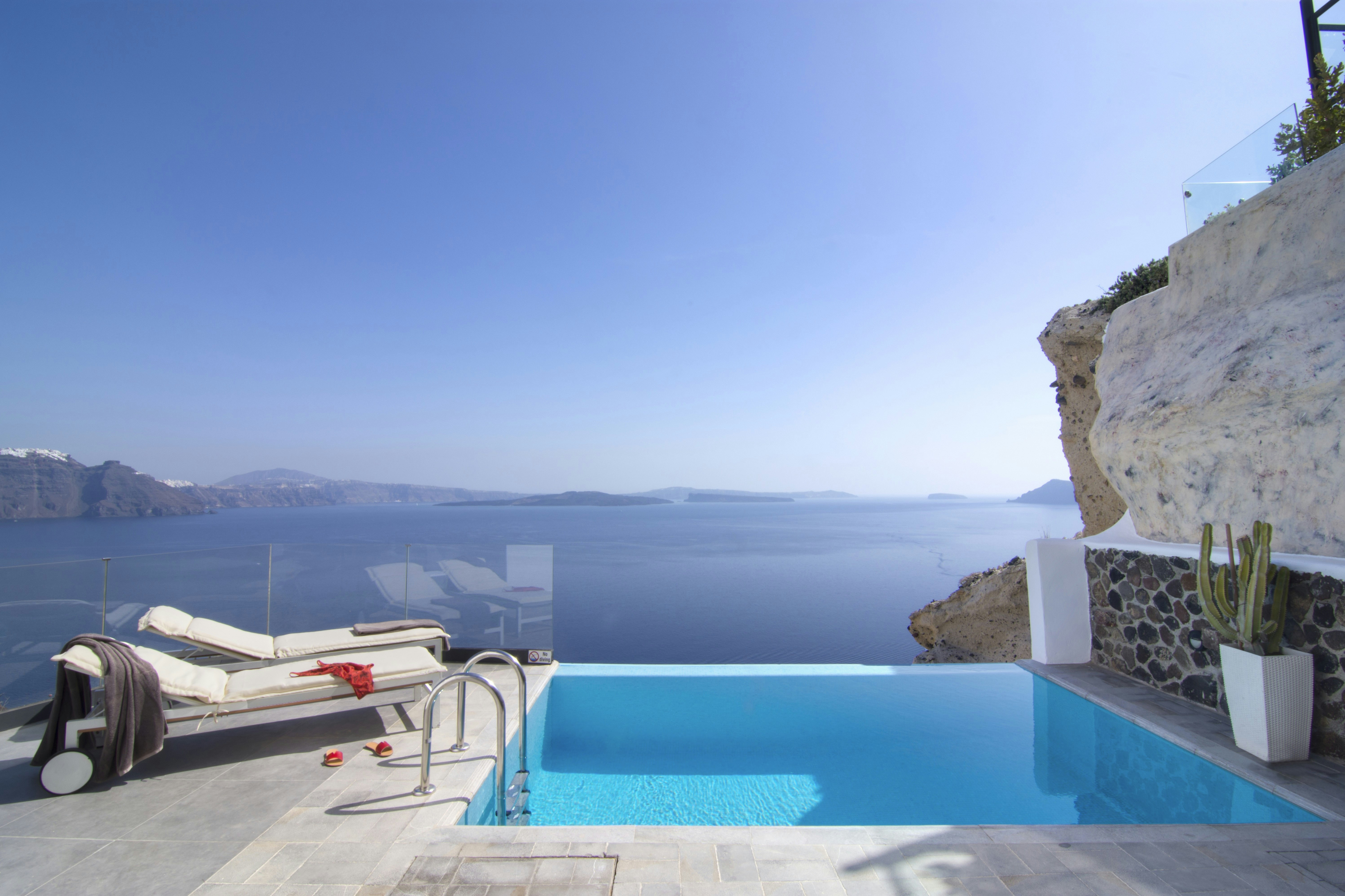 Infinity Suite with Outdoor Heated Pool - Pool