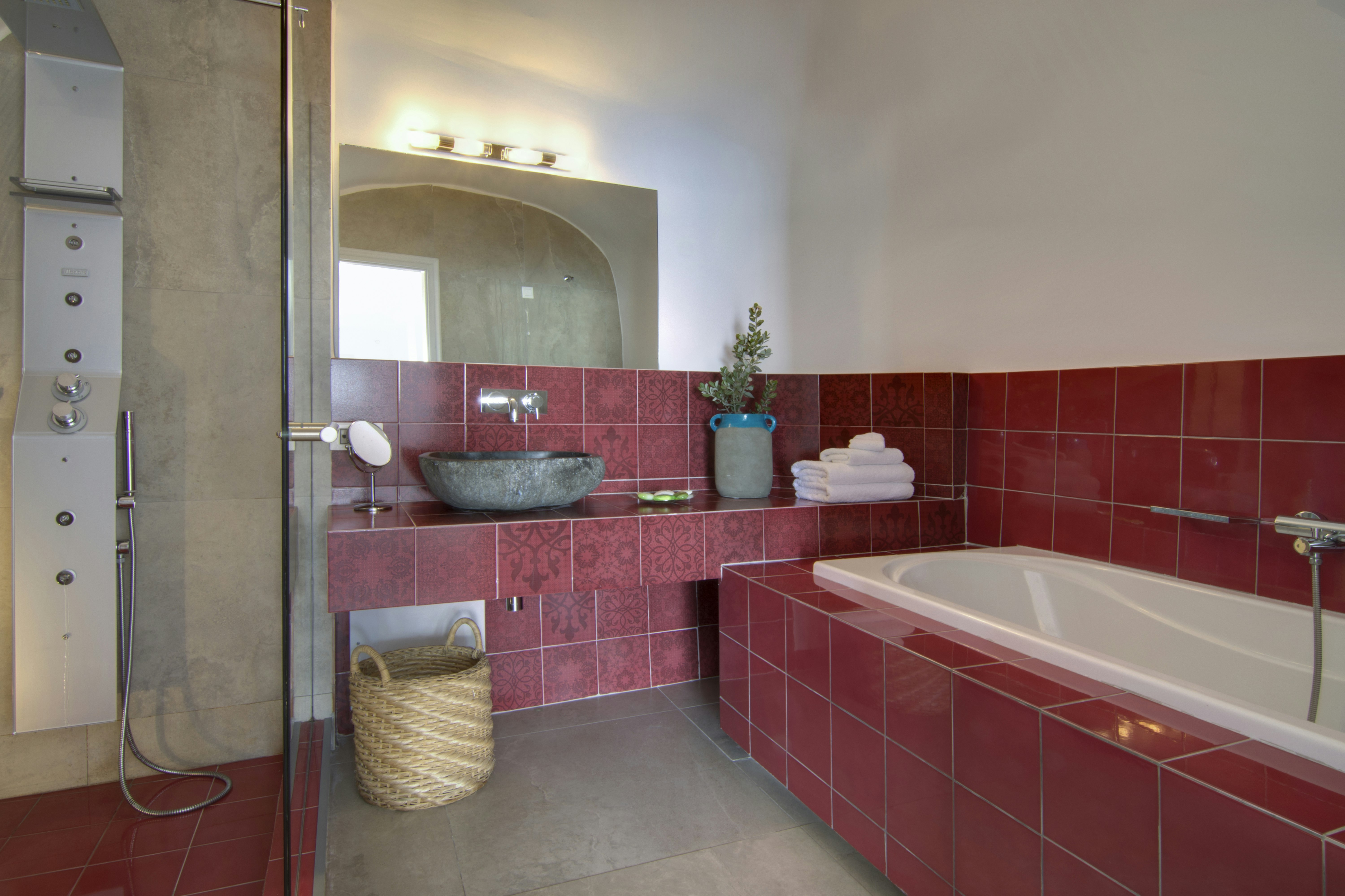 Honeymoon Suite - Bathroom