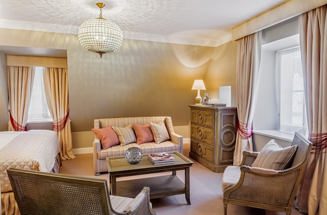 Junior Suite King/Twin - Living Area