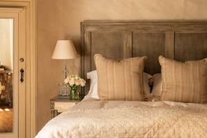 Superior Garden Queen/Twin - Bedroom