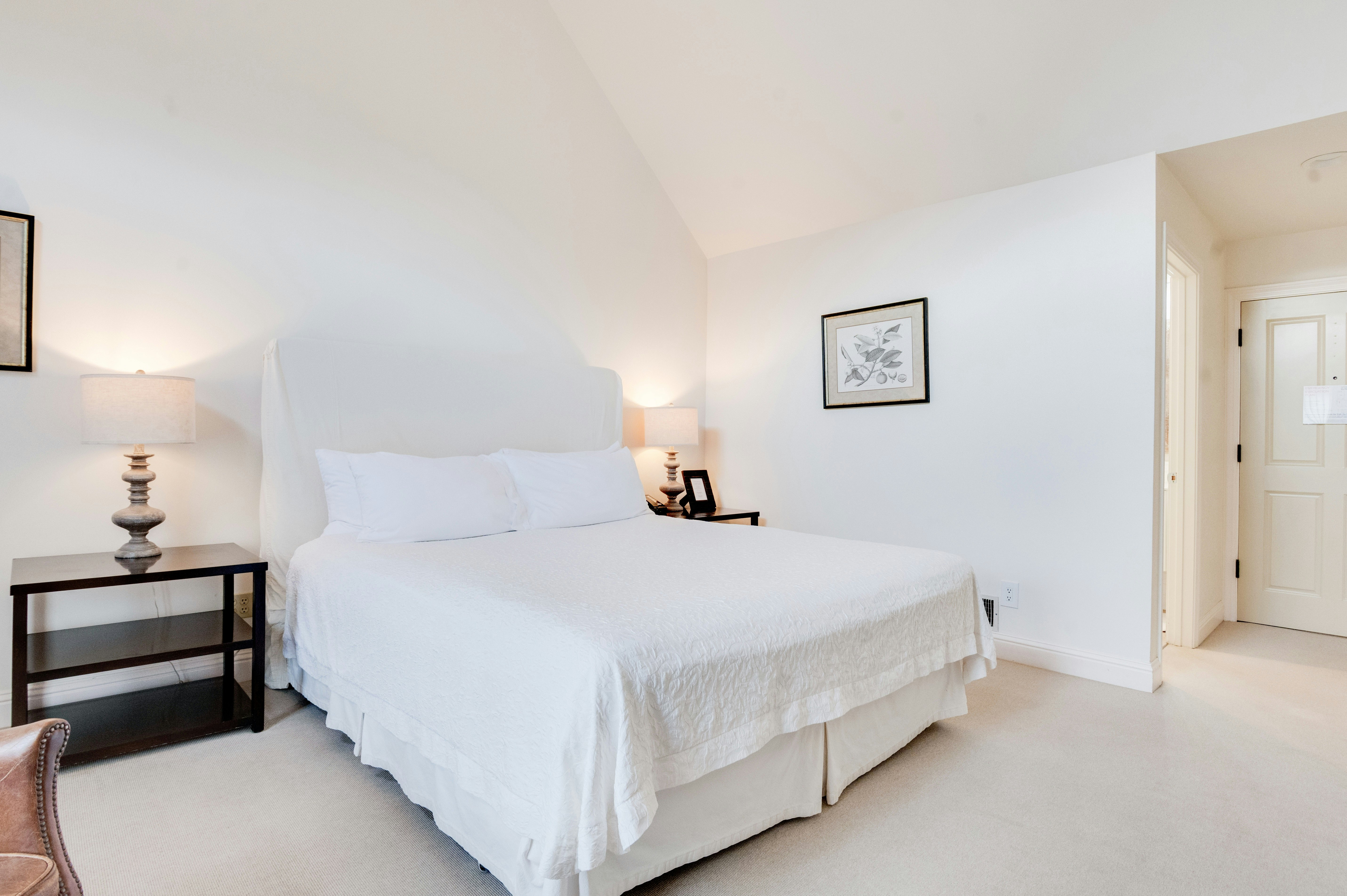 Seal Cove Balcony Suite - Bedroom