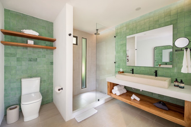 Junior Suite - Bathroom
