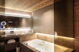 Senior Suite Bathroom