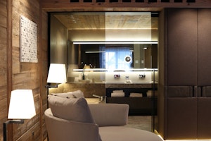 Bathroom Senior Suite