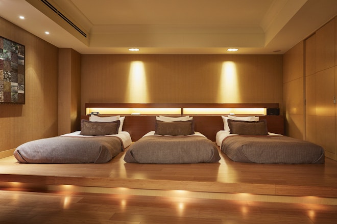 Futon Suite