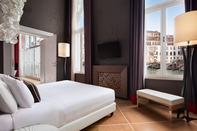 Grand Canal View Presidential Suite - Bedroom
