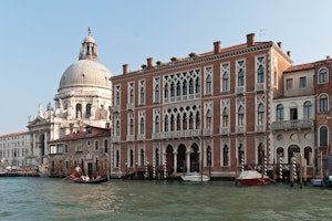 Sina Centurion Palace Exterior