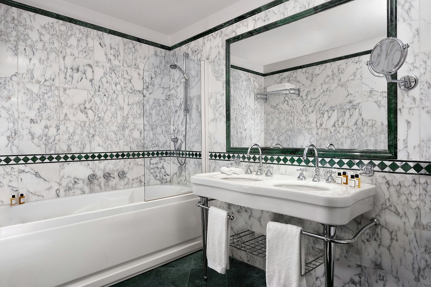 Junior Suite Bathroom