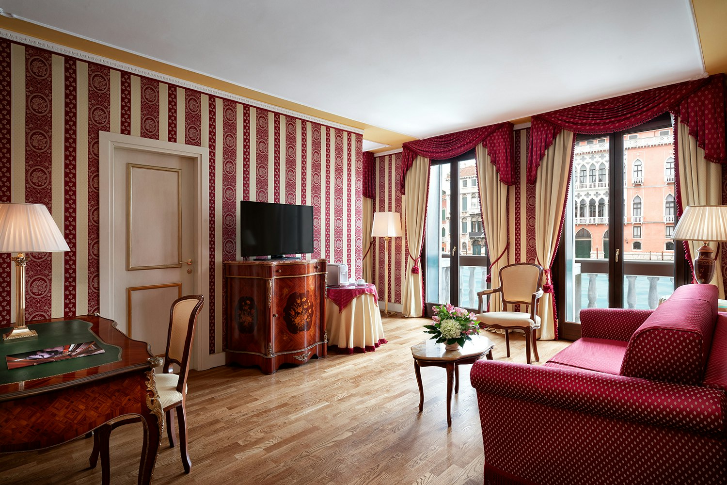 Deluxe Suite Living Room