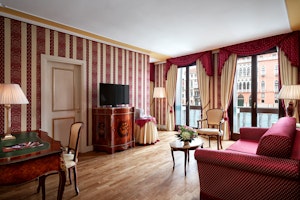 Deluxe Room - Living Area