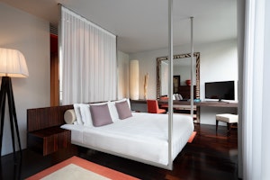 City Deluxe - Bedroom