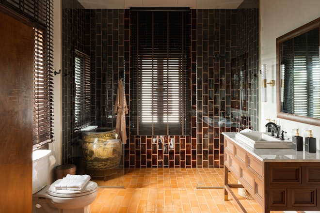 River Front Suite - Bangkok Noi Suite Bathroom