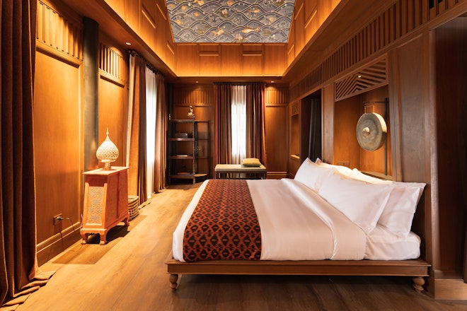 River Front Suite - Bangkok Noi Suite Bedroom