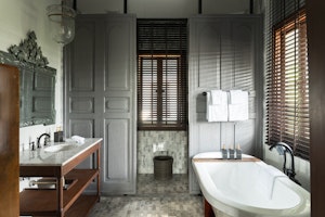 River Front Suite - Ruen Hor Suite Bathroom