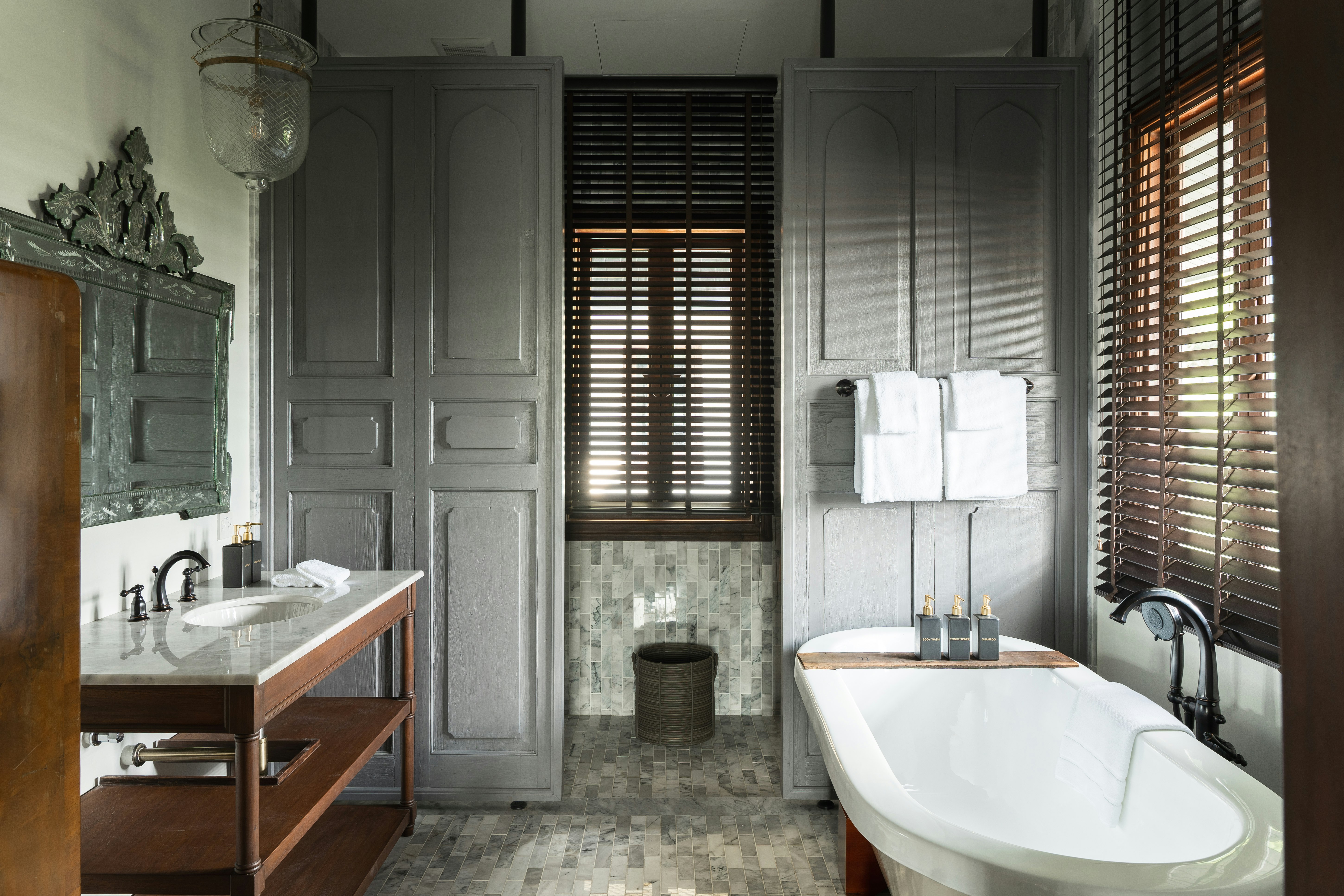 River Front Suite - Ruen Hor Suite Bathroom