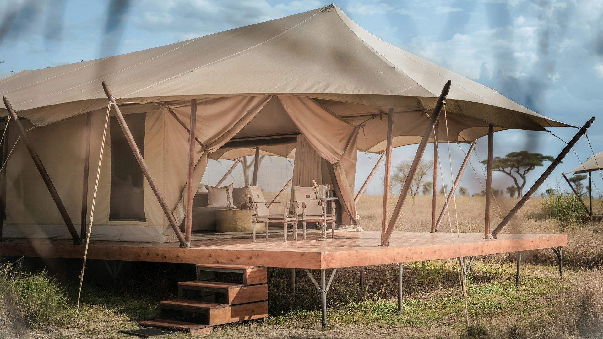 Standard Tent - Exterior