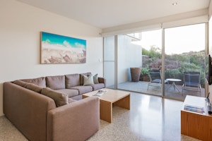 3 Bedroom Beach House Downstairs Living Room