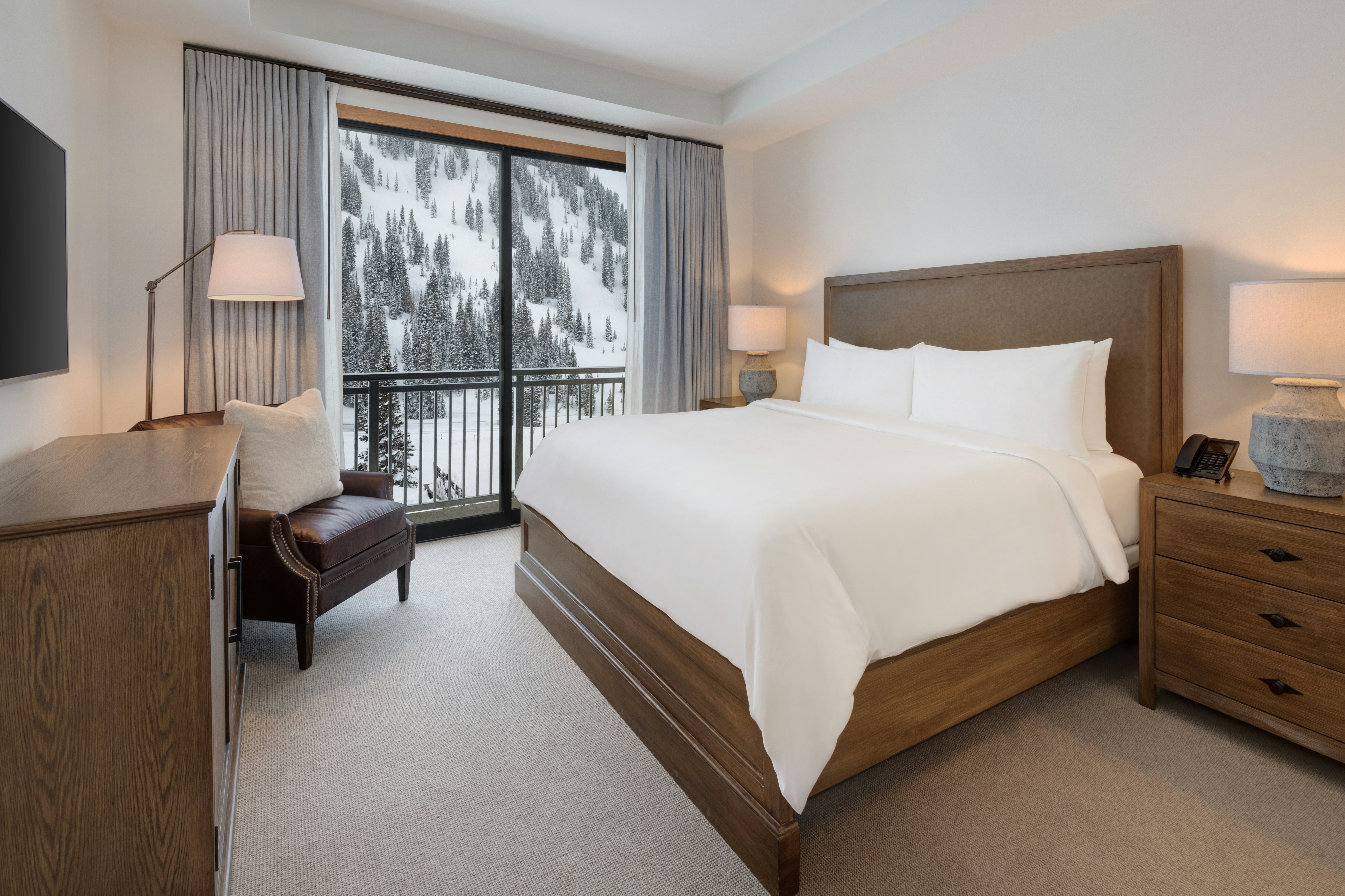 Slope Side King with Balcony - Bedroom