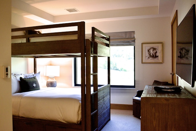 Lift View Bunk Room - Bedroom