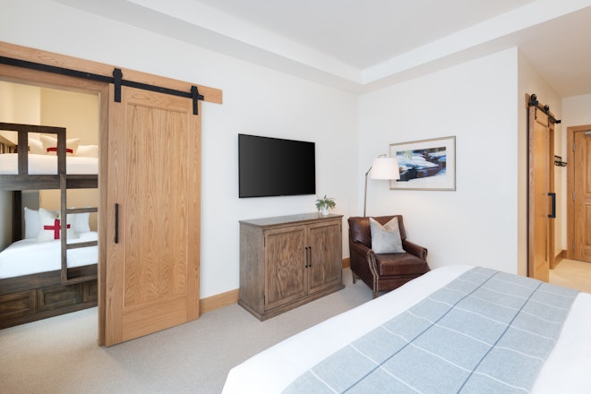 Slope Side Family King - Bedroom