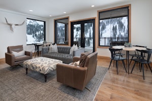 Dogwood Lounge Winter