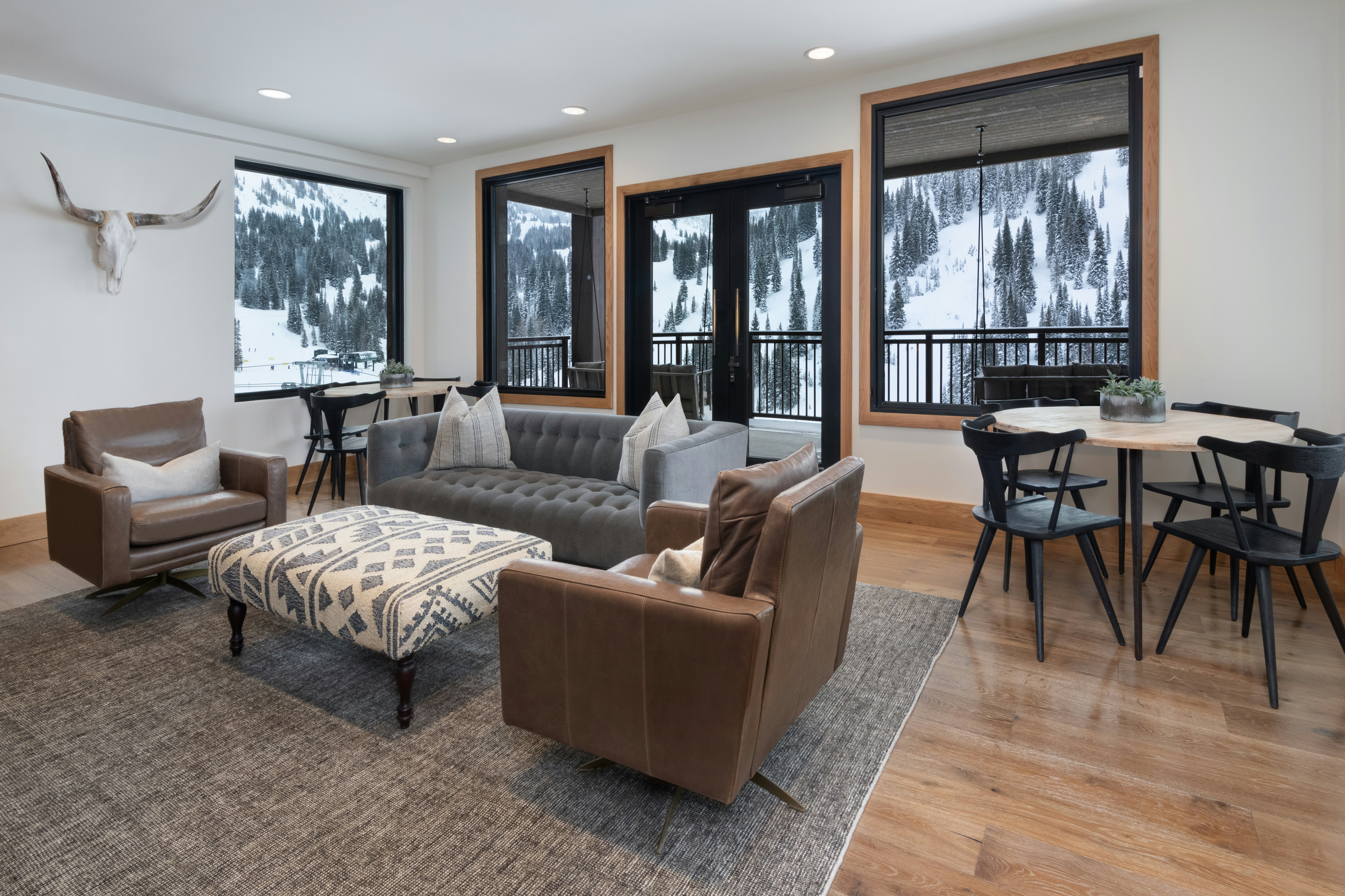 Dogwood Lounge Winter