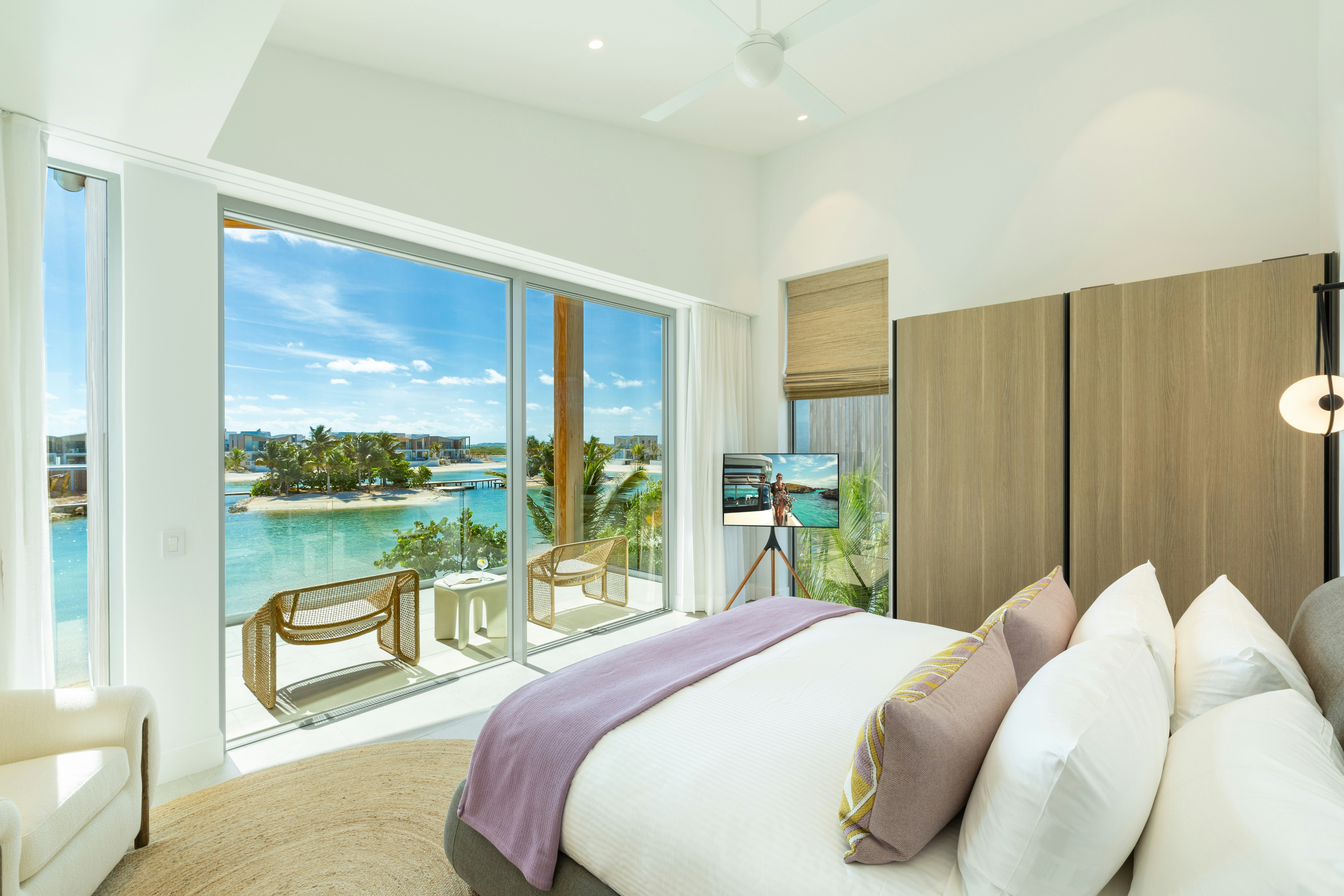 Lagoon Villa - King Bedroom