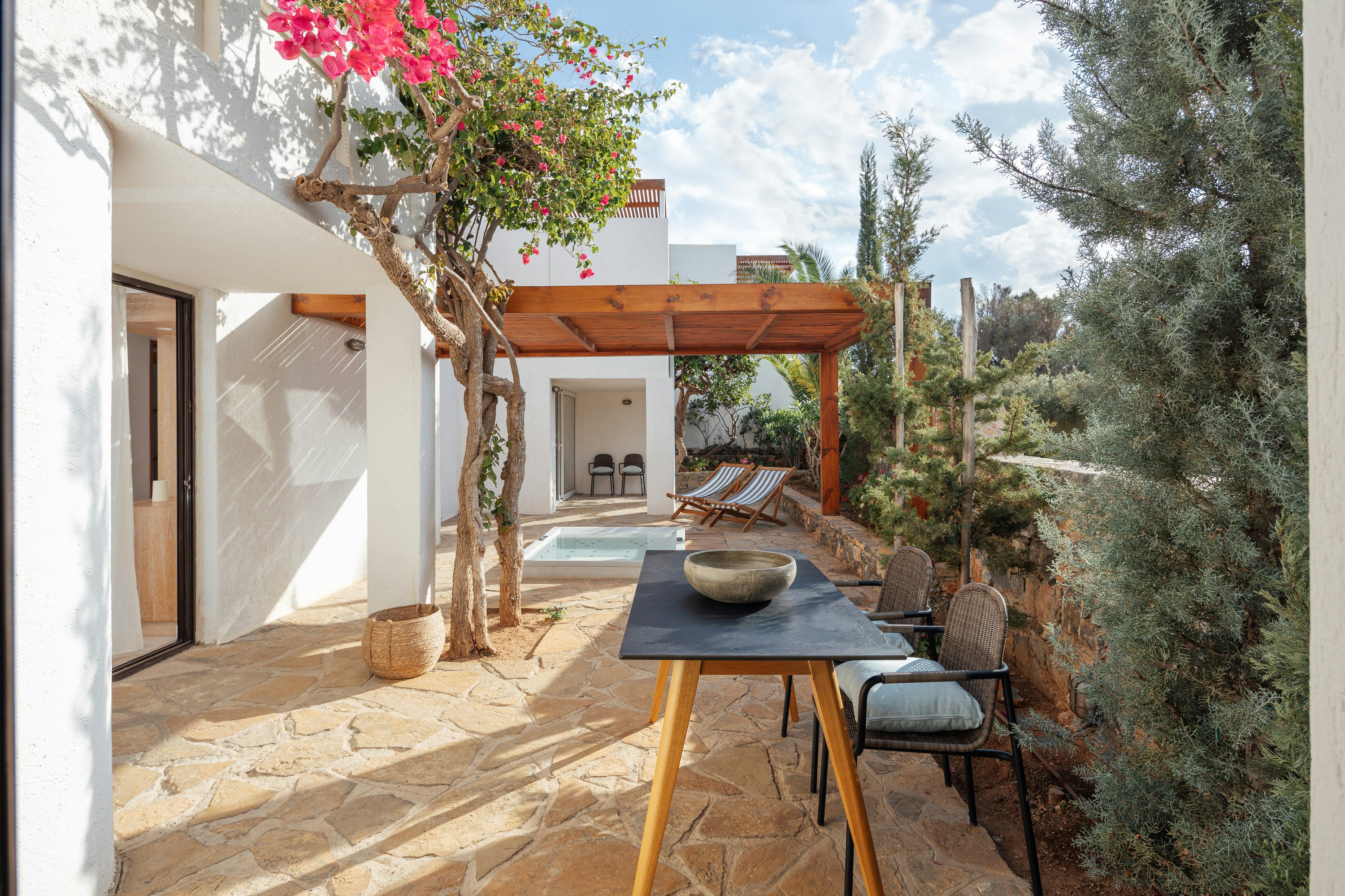 Family 2Suite Bedroom Outdoor Hot Tub Garden View