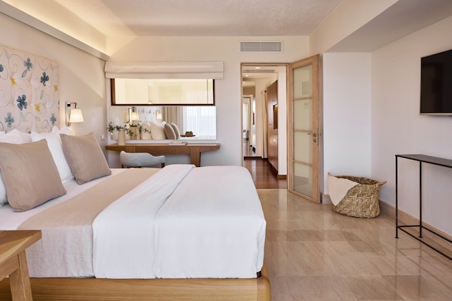 Classic Suite Sea View - Bedroom