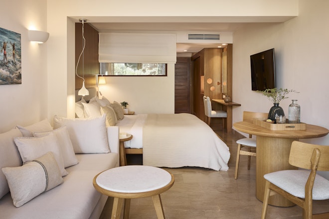 Classic Double Room Limited Sea View - Living Area