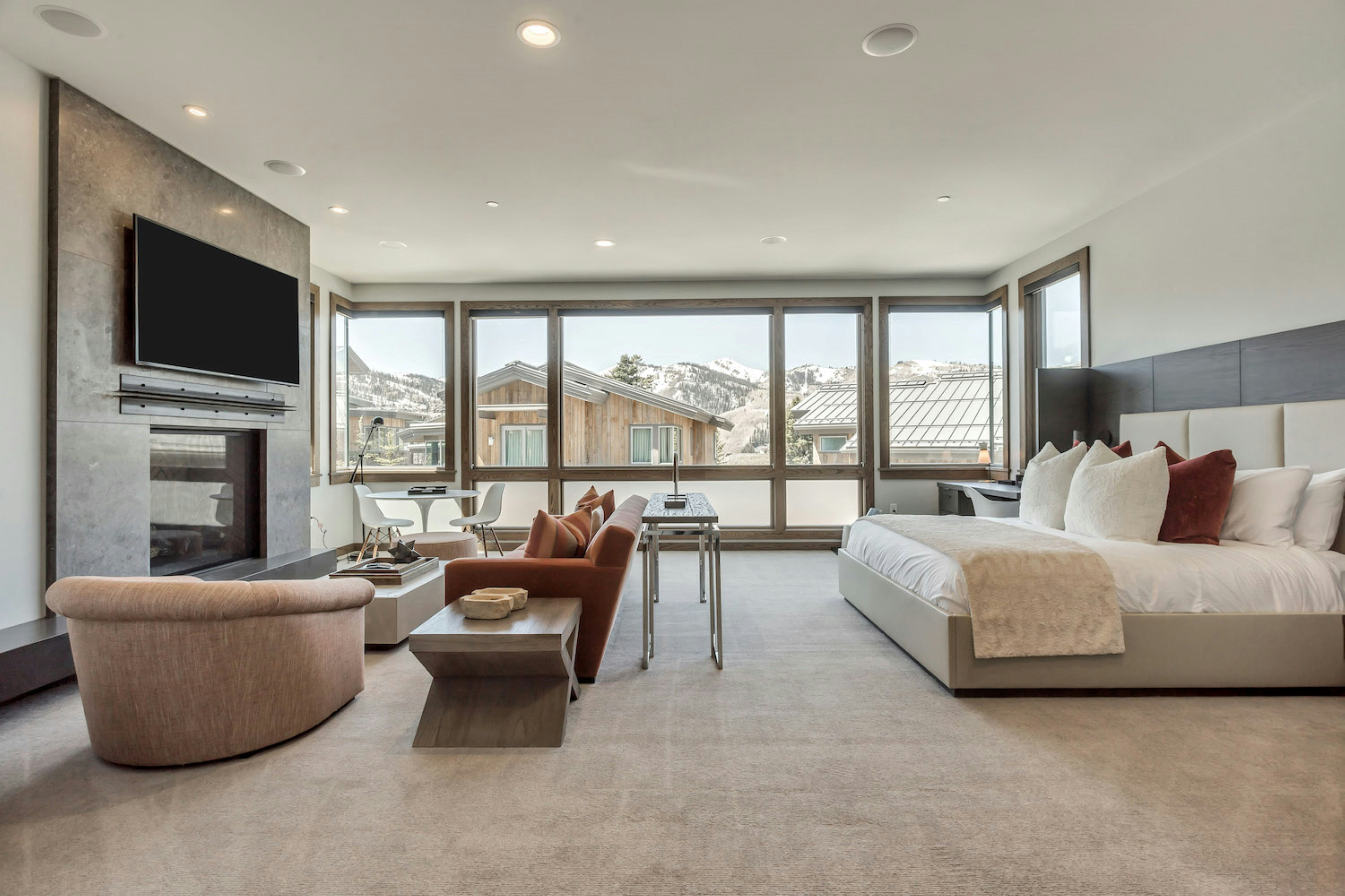 Premium Five Bedroom King Suite - Bedroom