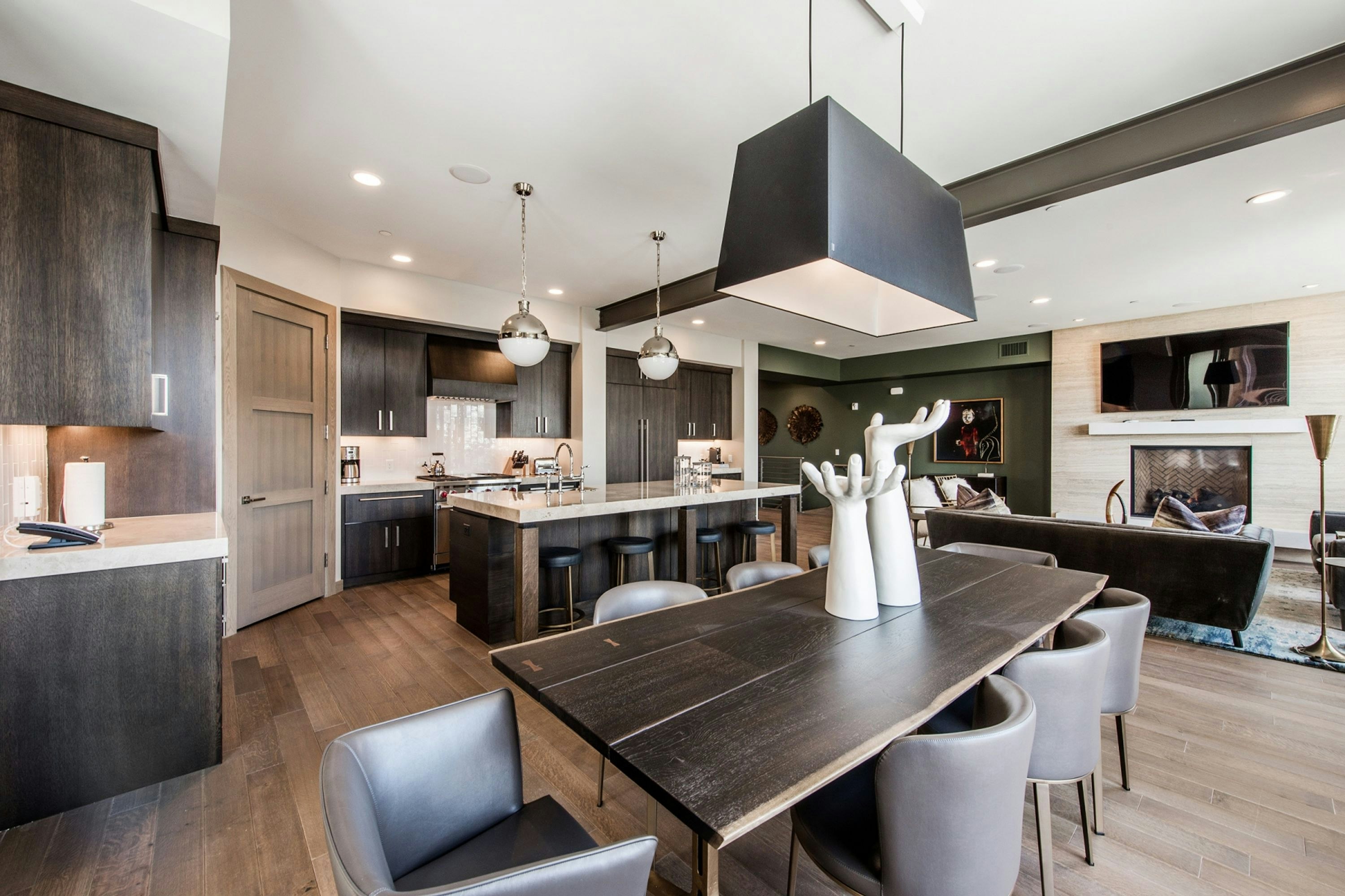 Platinum Two Bedroom Suite - Kitchen