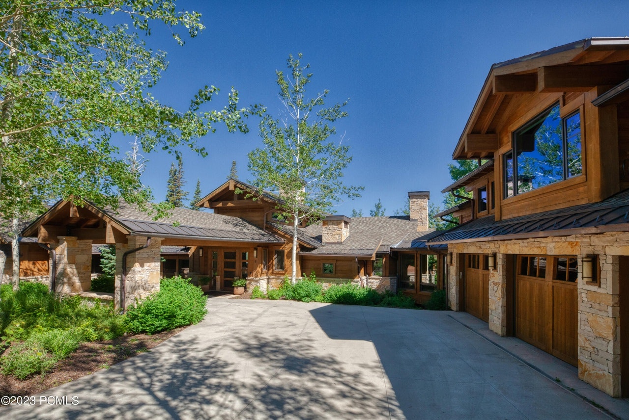 Ruby Home - Exterior