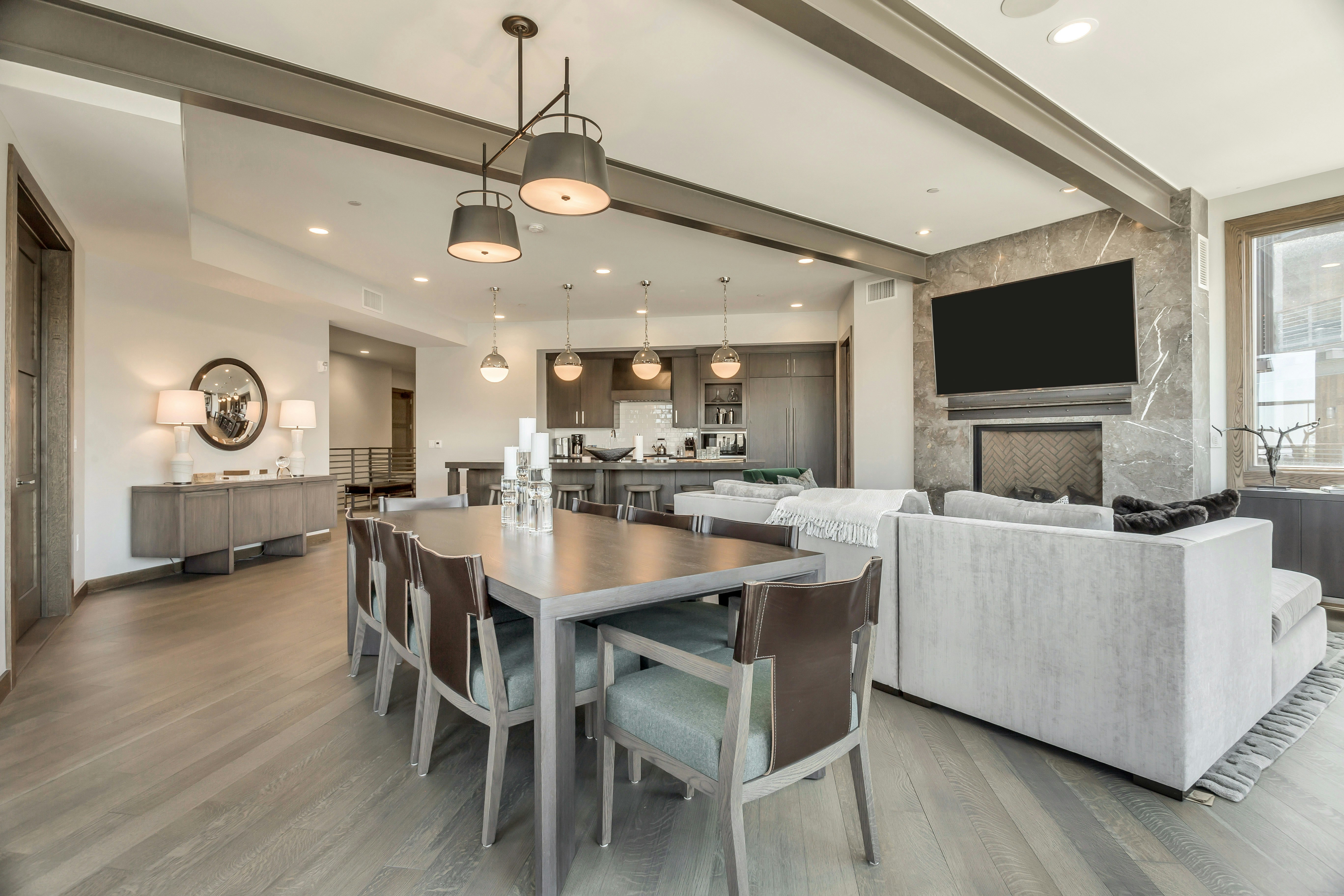 Premium Five Bedroom King Suite - Dining Area