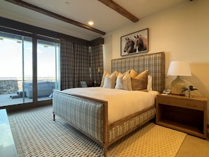 Platinum King Room - Bedroom