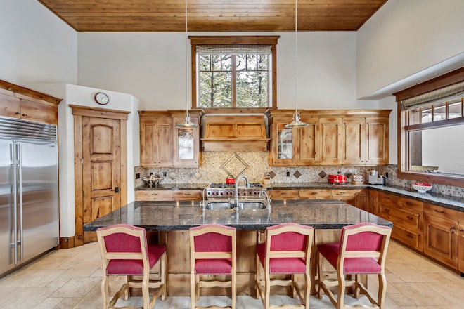 Lookout Home - Kitchen