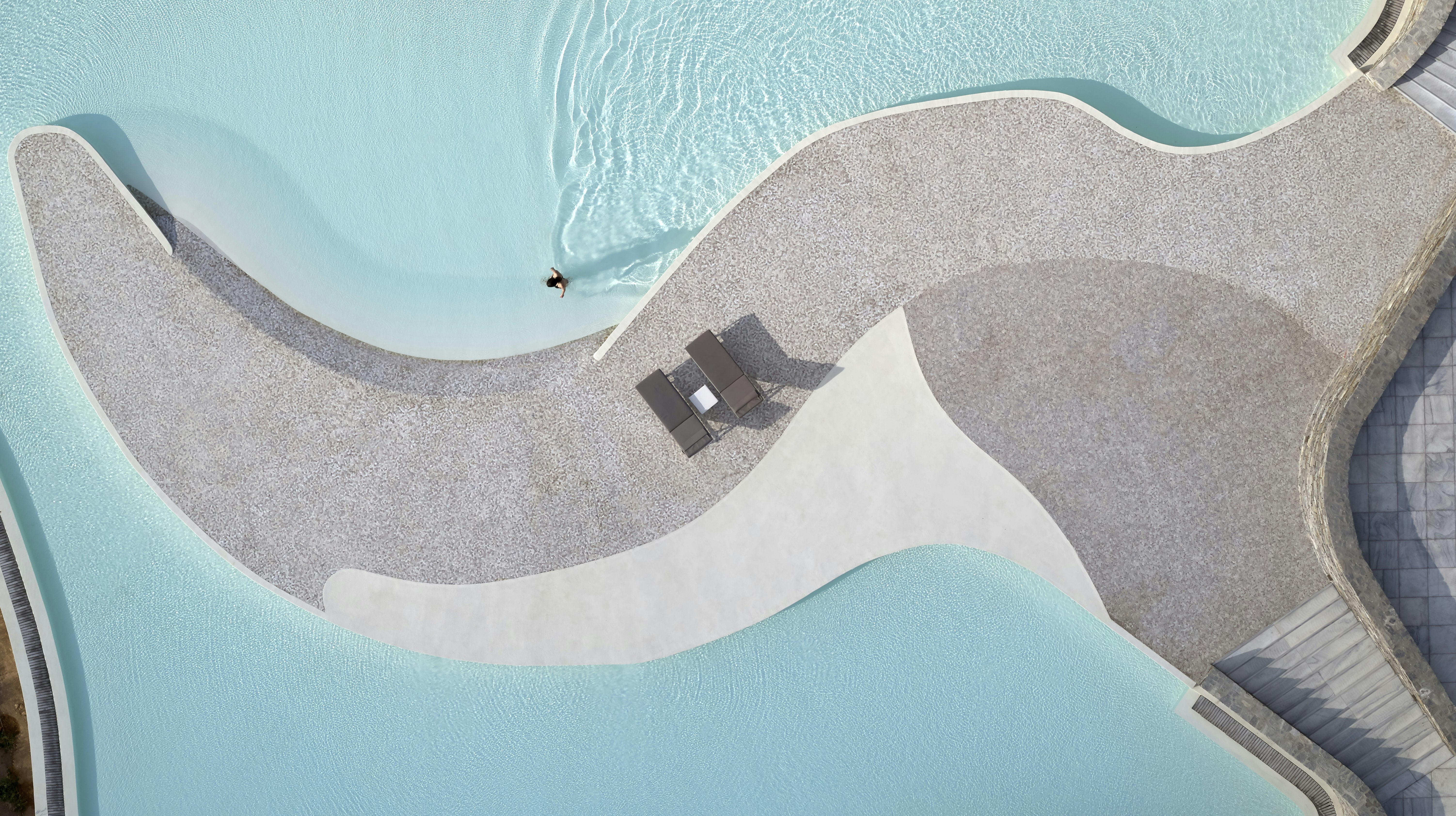 Summer Senses Lounge Pool