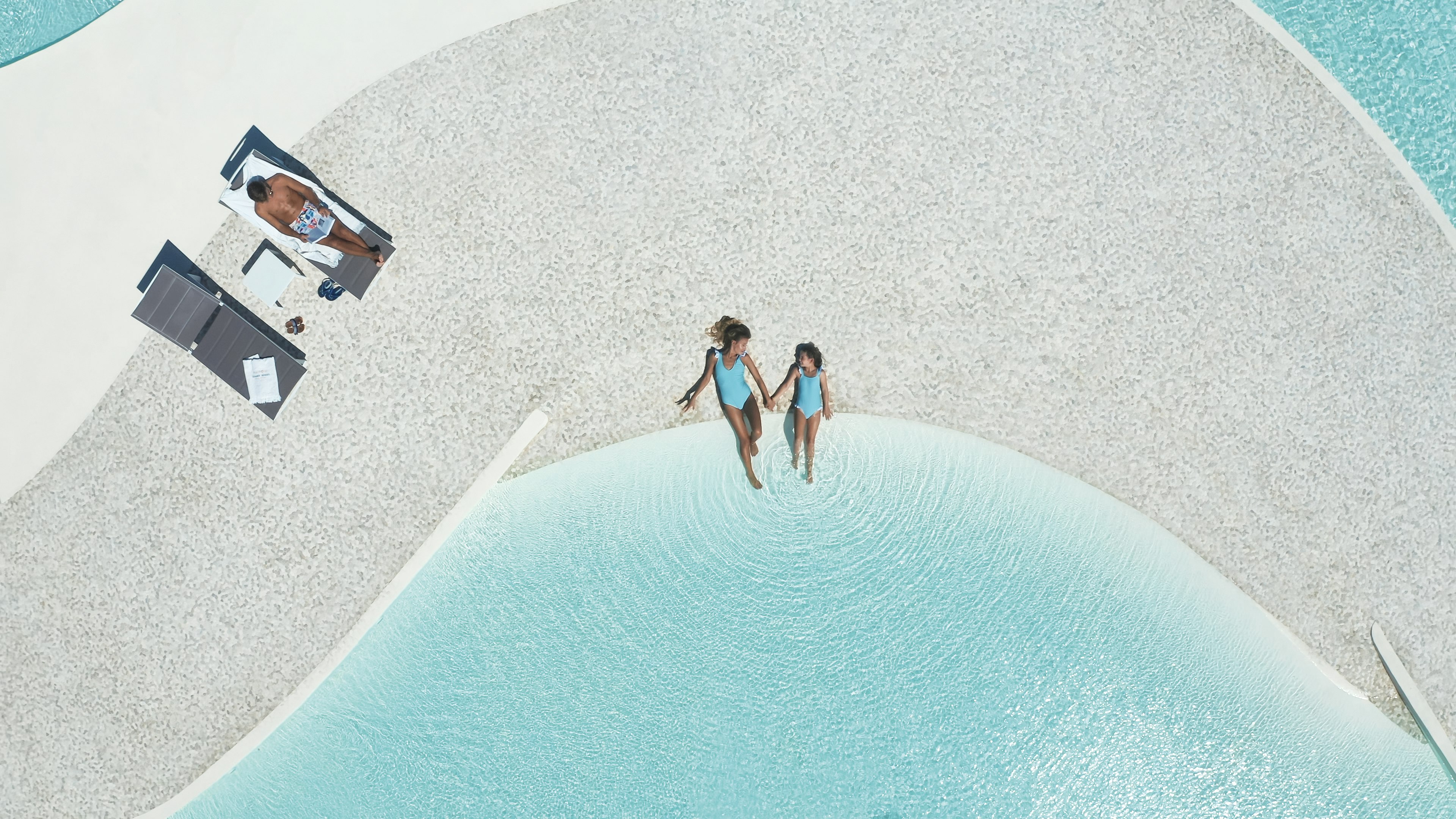 Summer Senses Lounge Pool