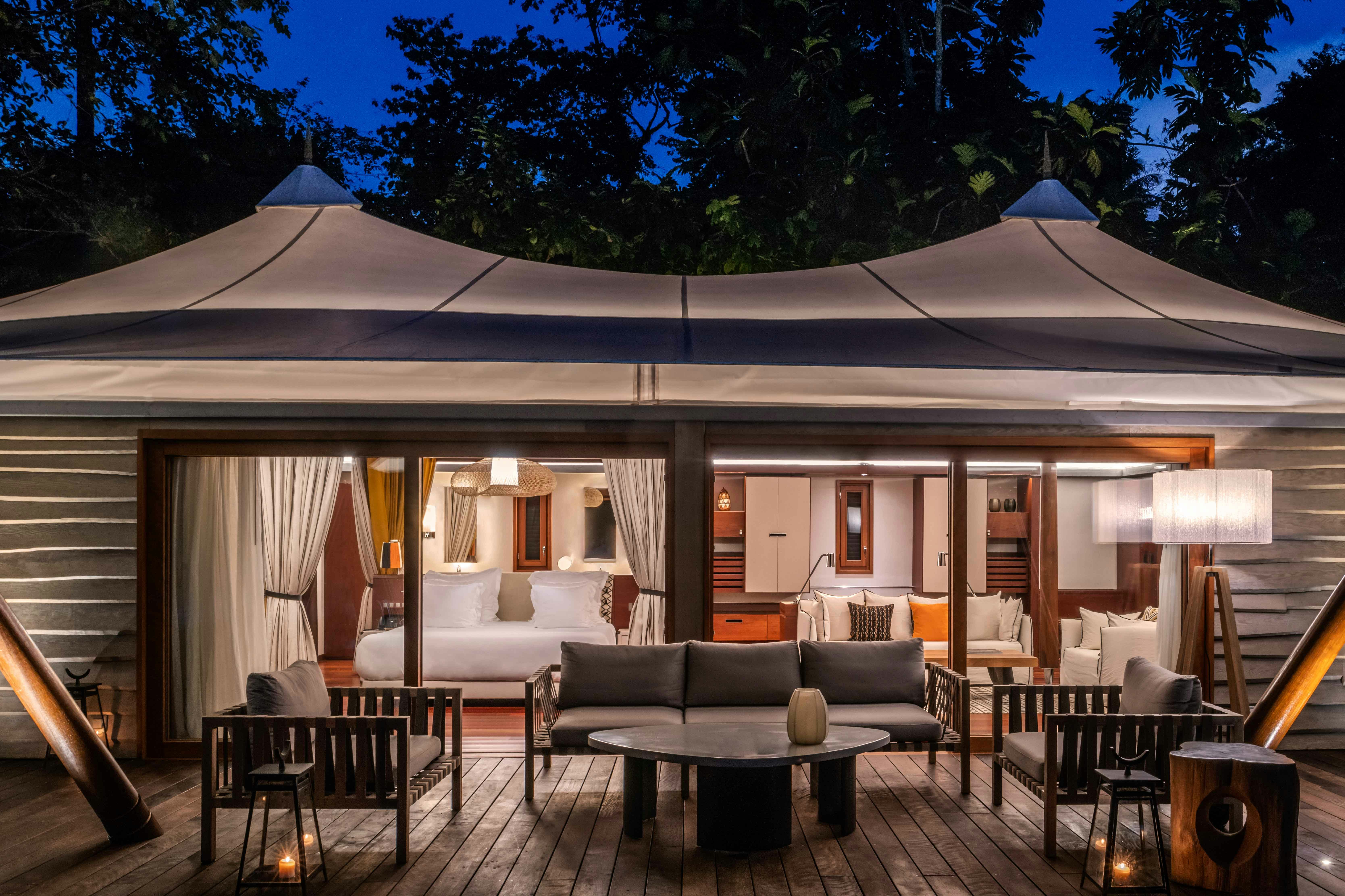 Three Bedroom Beachfront - Private Pool