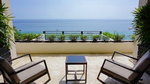 Standard King Suite Sea View