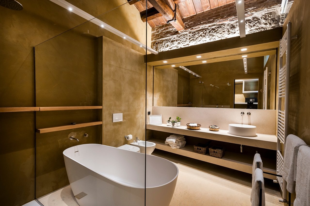 Classic Suite Bathroom