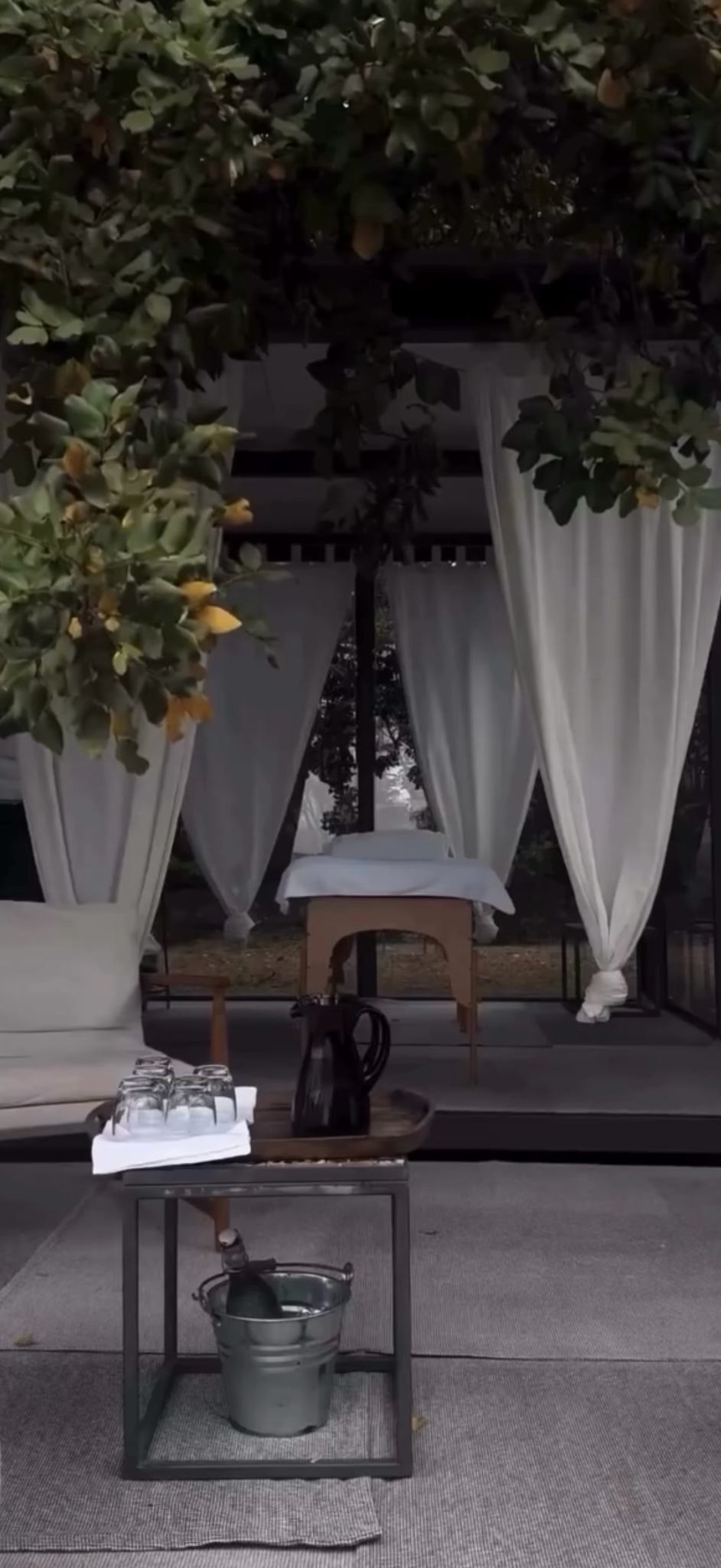 Massage under the carob tree