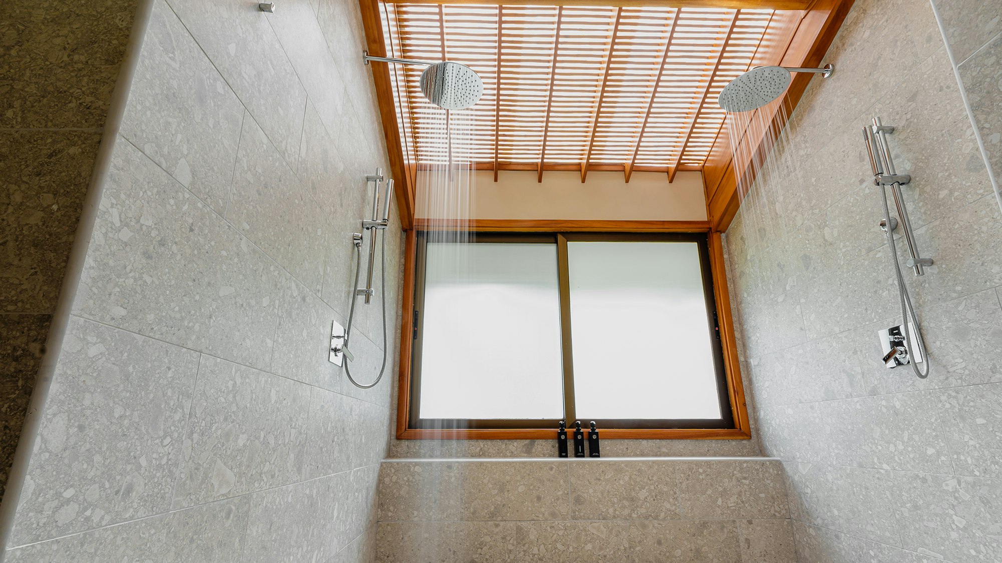 Honeymoon Suite - Bathroom