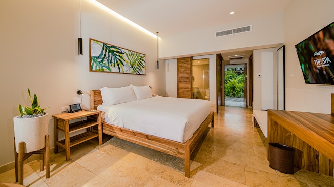 Orchid King - Bedroom