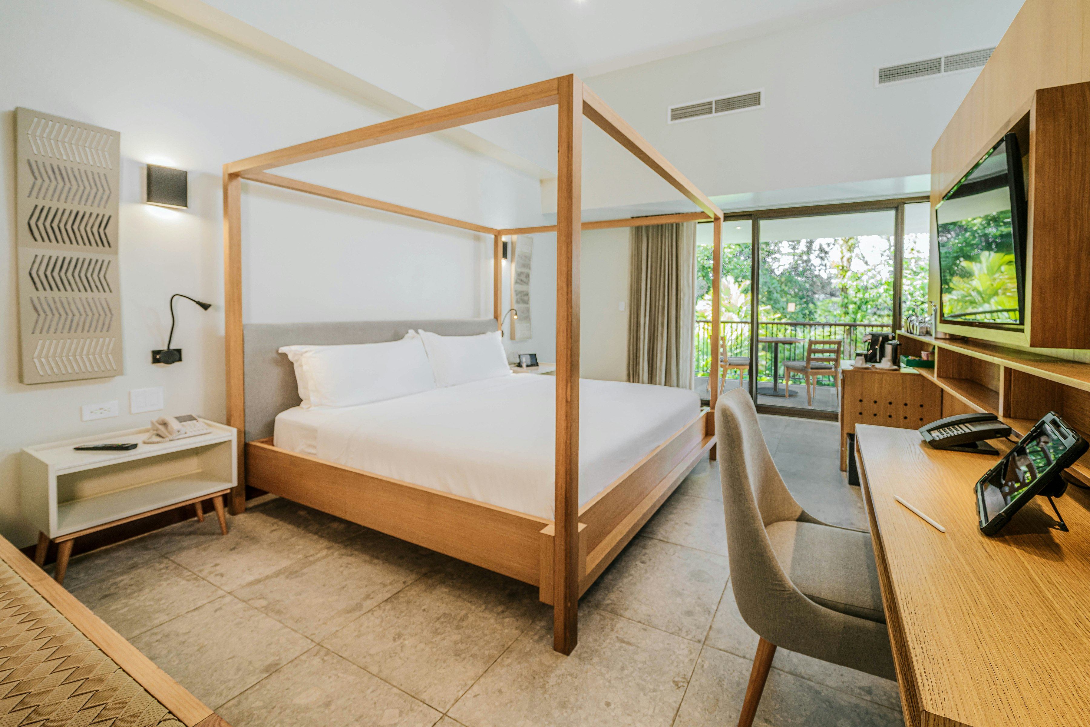 Tabacon King Suite - Bedroom