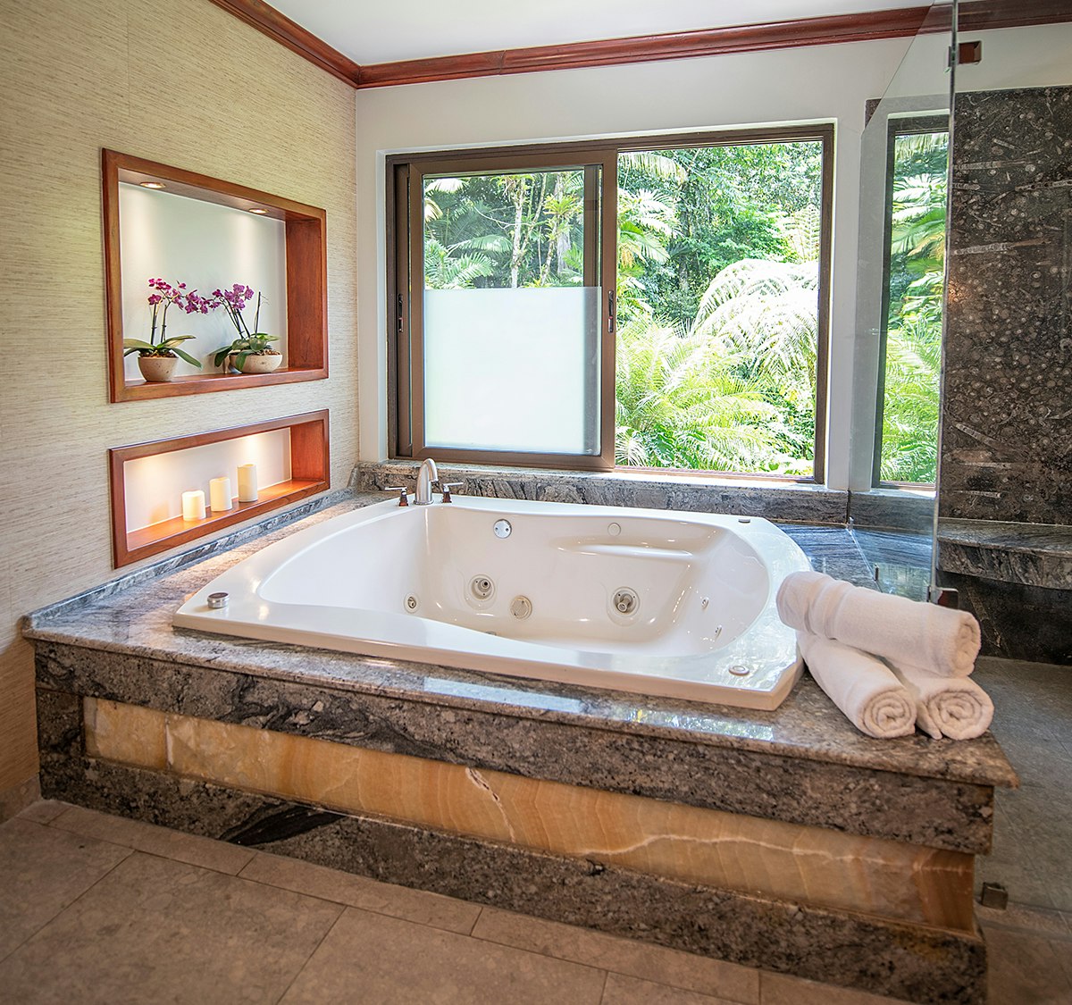 Two Bedroom Arenal Suite - Bathtub