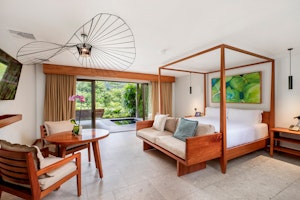 Volcano View Suite - Bedroom
