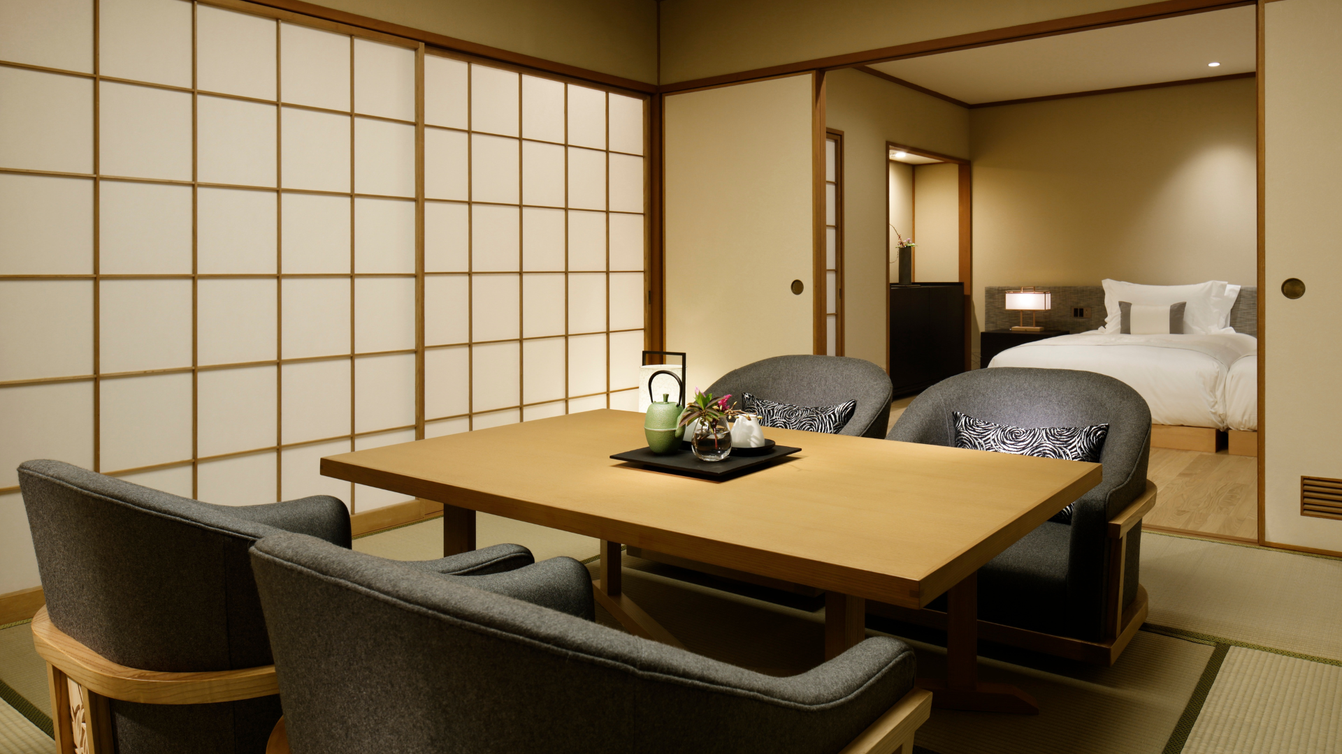 Japanese Deluxe Suite - Dining Area