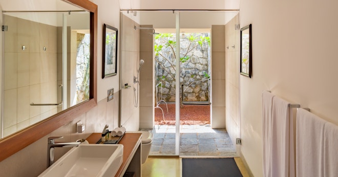 Superior Room - Bathroom
